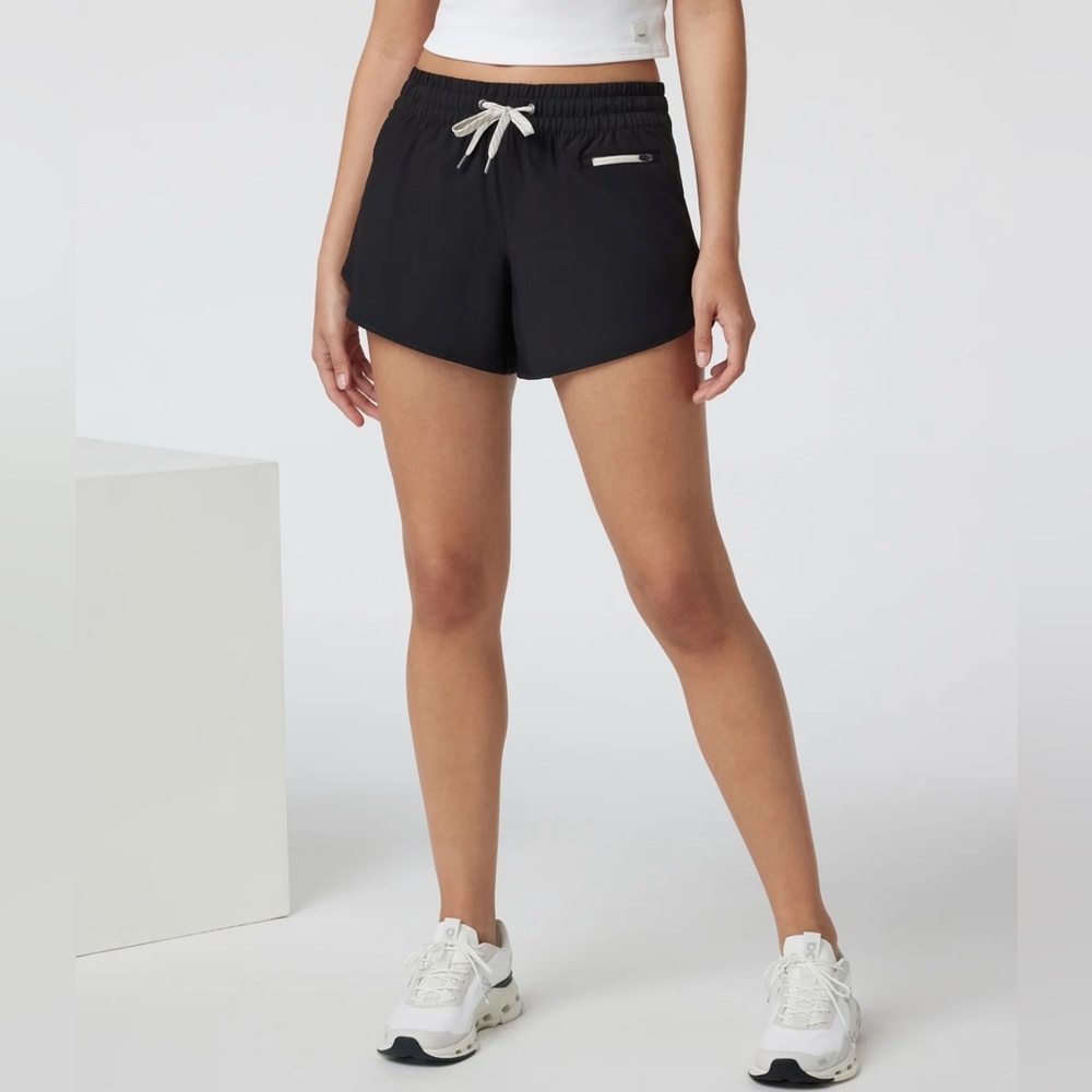 Vuori Black Women’s Shorts Size S
